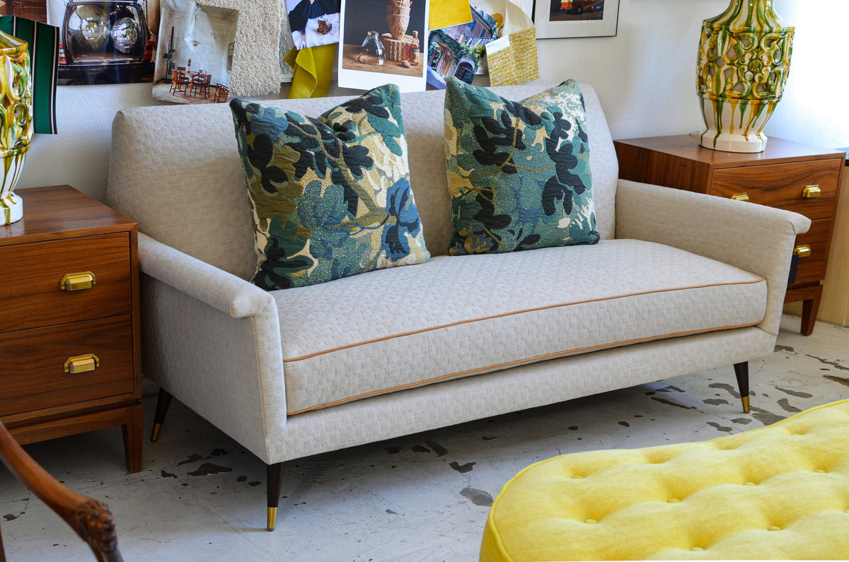 Jolly Sofa 72"