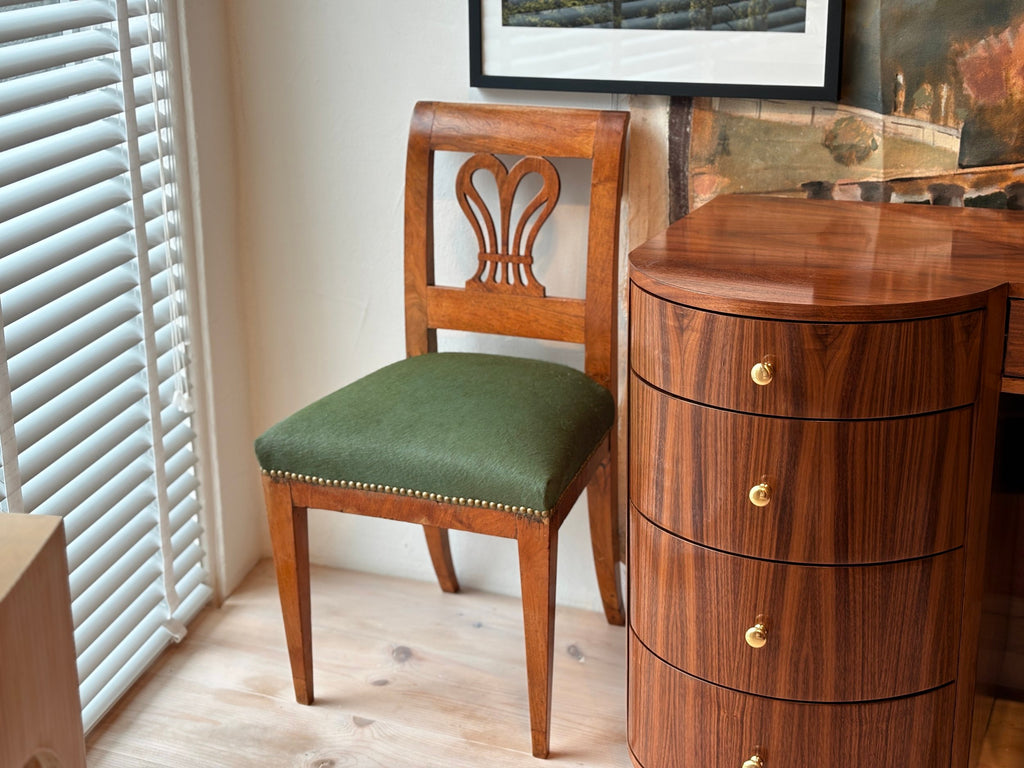 Green Chair Heart Design