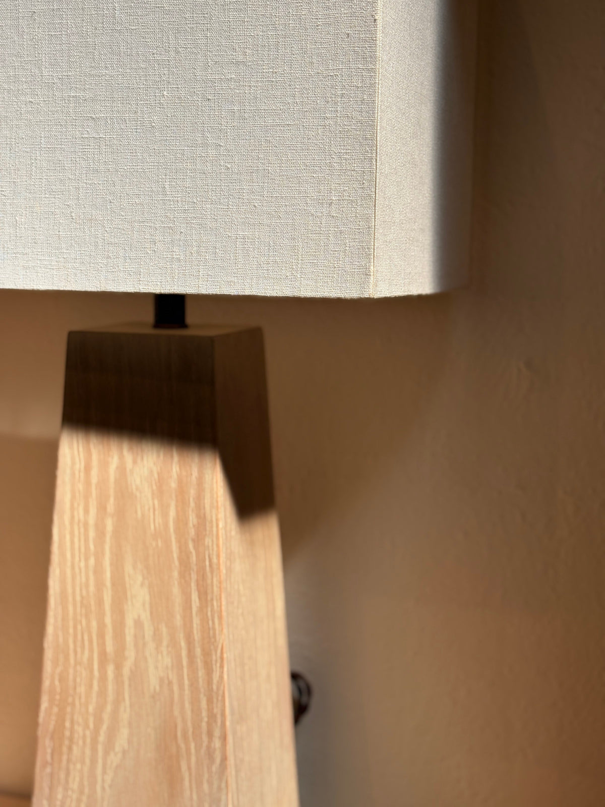 Cross Base Lamp