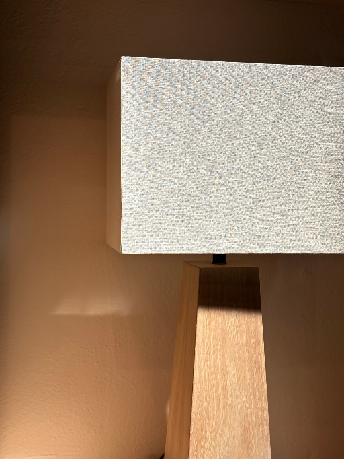 Cross Base Lamp