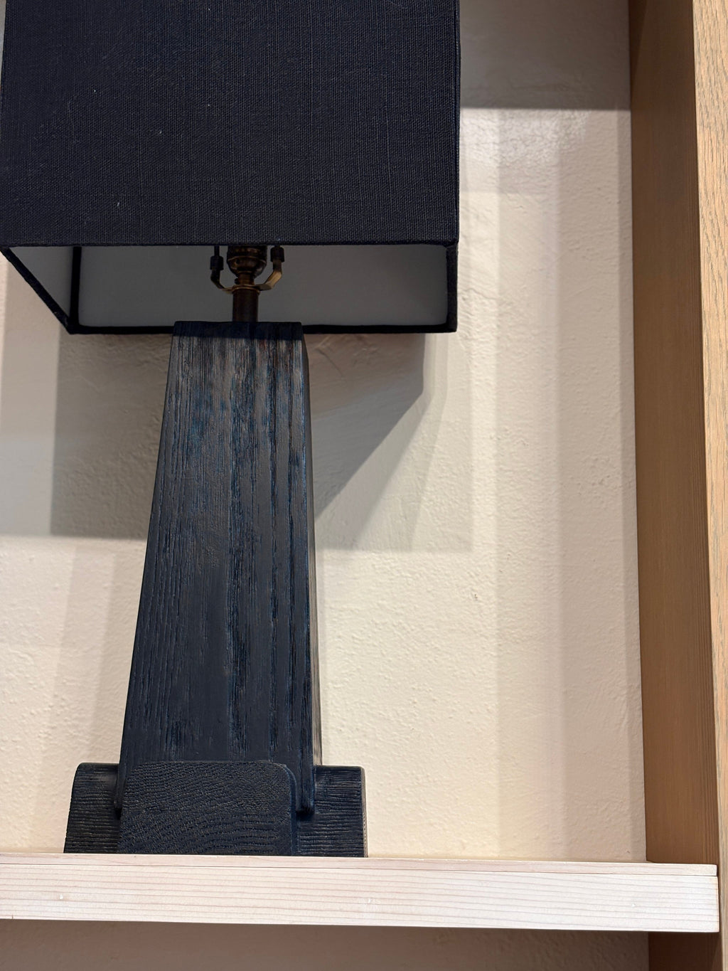 Cross Base Lamp, Black