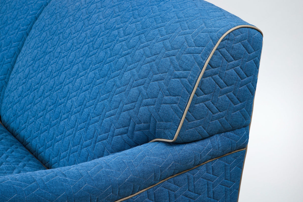Lupa Sofa 84"