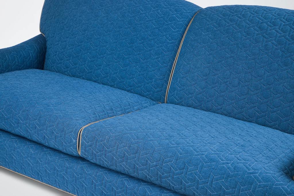 Lupa Sofa 84"